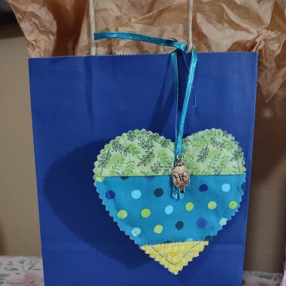 HANDCRAFTED GIFT TAGS - Picture 2 of 3